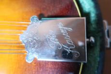 Kasuga F-6 Flat Mandolin / Lily  Head Inlay・ Solid Spruce Top・Maple Side and Back・Maple Neck・Rosewood Fingerboard・Neck Width 28mm/355mm Scale【With Original  Hard Case】 1977年頃製_14