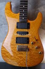 Valley Arts Custom Pro USA Quilted Maple H-S-H / Natural Amber