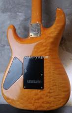 Valley Arts Custom Pro USA Quilted Maple H-S-H / Natural Amber_7