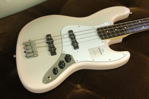 Fender Made in Japan Traditional 2025 Collection 60s Jazz Bass / Stardust Pink