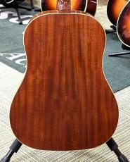 Gibson Custom Shop【1本のみ入荷!】Hata Motohiro J-45 Heritage Cherry Sunburst【100本限定】【48回払い無金利】_5