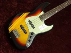Fender Made in Japan Traditional 2025 Collection 60s Jazz Bass Competition 3-Color Sunburst / Aged Natural_2