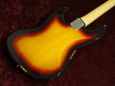 Fender Made in Japan Traditional 2025 Collection 60s Jazz Bass Competition 3-Color Sunburst / Aged Natural_3