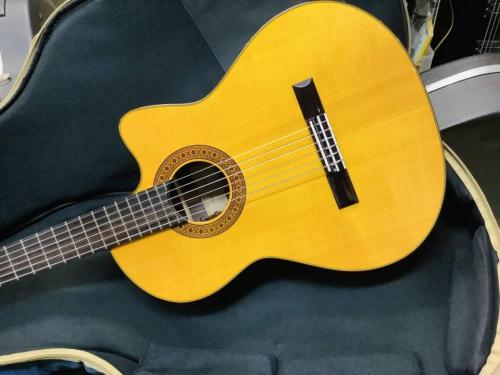 K.Yairi CE-3 エレガット　【　45ミリ　スリムネック　】 マイク付　アンプに繋げる　Kヤイリ CE3