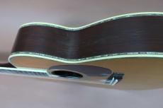 Rarewood M000-45T / Solid Spruce Top・Solid Rosewood Side and Back・Alternative Torch Inlay・000-45 Style Abalone Trim and Rosette・ Style 45 Snow flakes Inlay・Ebony Fingerboard and Bridge・Long Saddle_5