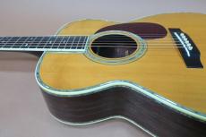 Rarewood M000-45T / Solid Spruce Top・Solid Rosewood Side and Back・Alternative Torch Inlay・000-45 Style Abalone Trim and Rosette・ Style 45 Snow flakes Inlay・Ebony Fingerboard and Bridge・Long Saddle_13
