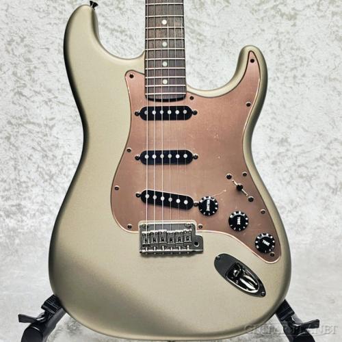 Fender Made in Japan Hybrid II 2026 Collection Stratocaster Satin Metallic - Matte Champagne Mirage -