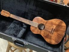 Kamaka  HF-4 バリトンウクレレ　ホワイトラベル　カマカ　HF4