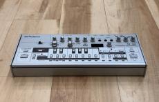 Roland TB-03 Bass Line_3