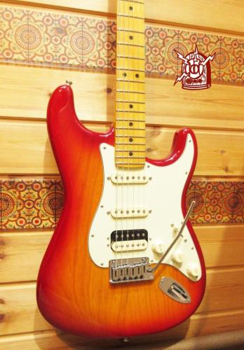Fender American Ultra Stratocaster HSS 【2020年製】