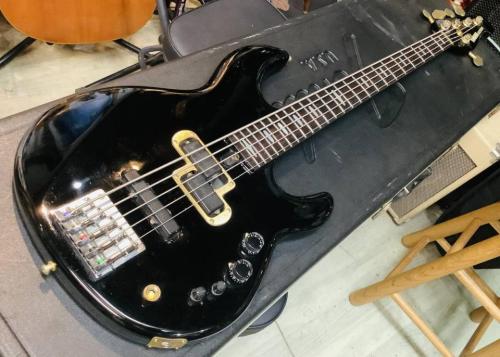 YAMAHA  BB5000 BLACK ヤマハ　5弦ベース　BB-5000