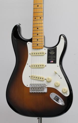 Fender American Vintage II 1957 Stratocaster / 2-Color Sunburst / 3.43kg