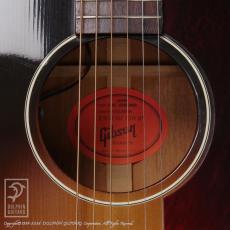 Gibson J-45 Standard (Red Spruce)_11