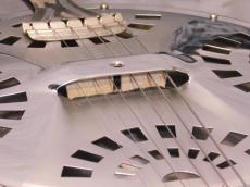 Dobro Model 33 D '75_10