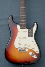 Fender American Vintage II 1961 Stratocaster 3Tone Sunburst【V2562807】【3.60kg】_6