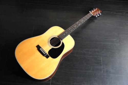Martin D-28 Custom Shop　　アディロンダックスプルーストップ　