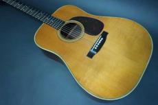 Martin D-28 Brazilian / Solid Spruce Top・Solid Brazilian Rosewood Side and Back・Original Waffle Back peg・Ivoroid Multi Binding・Ebony Fingerboard and Bridge Long Saddle・Tortoise Color Pick guard【With Original_3