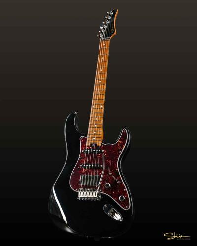 Shue Guitars New Classic S / Piano Black / 3.29kg