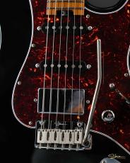 Shue Guitars New Classic S / Piano Black / 3.29kg_5