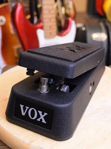 VOX V845+E.W.S. WAH Board