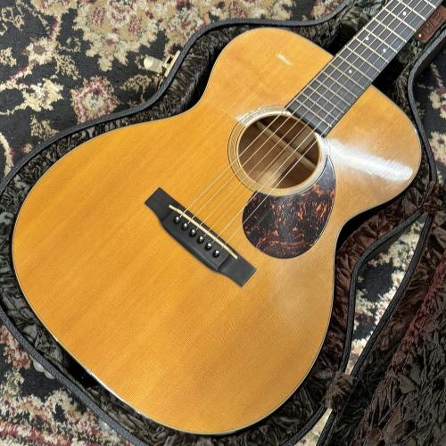 Martin 【GW版お茶の水大楽器祭 目玉品】 OM-18V 【2002年製】