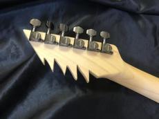 Future World / ESP Screaming Skull_10