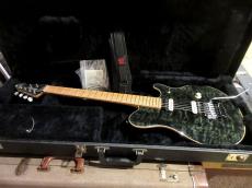MUSIC MAN 1995 EVH Signature Black Translucent_9