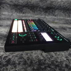Roland MC-707_5