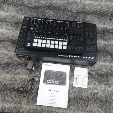 Roland MC-707_9