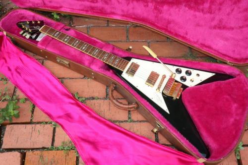 Gibson Jimi Hendrix "Hall of Fame" Black Flying V