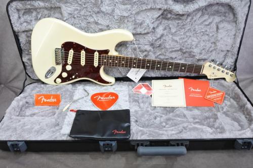 Fender Limited Edition American Showcase Stratocaster Olympic White pearl