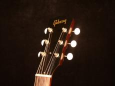 Gibson J-45【旧代理店(山野楽器さん)モデル この時期ならではの”ドンジャリ”サウンドを堪能いただけます! 状態も良く初めてのJ45をご検討の方にもオススメです! 】解説試奏動画御覧ください。_9