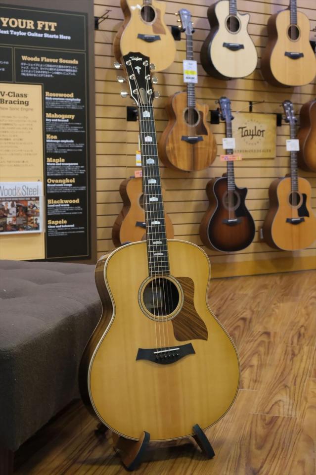 ギター Taylor 818e V-Class / Antique Blonde Taylor GT 611e LTD Grand Theater Acoustic-electric Guitar