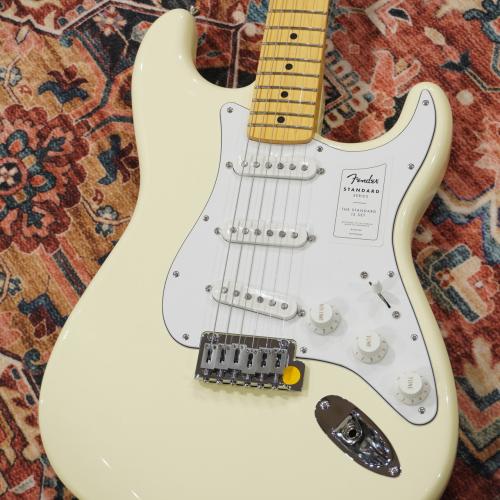 Fender Standard Stratocaster Olympic White / Maple【特価】【フェンダーのエントリーモデル】