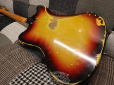 Fender 1966 Jaguar 3tone Sunburst_16