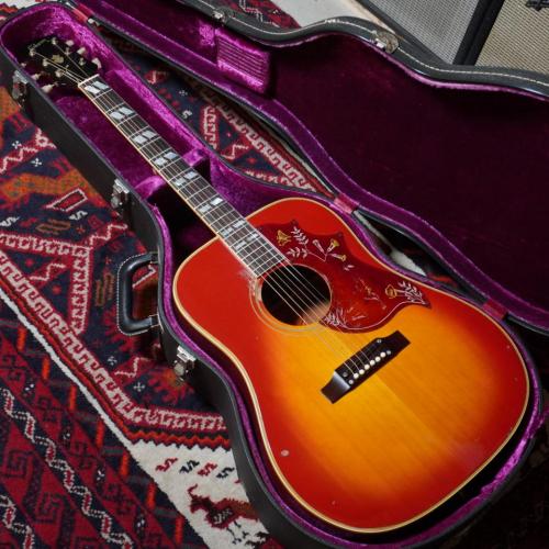 Gibson 1968 Hummingbird Cherry Sunburst
