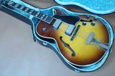 Greco FA-700 / ES-175Type・Arched Maple and Spruce Top・Maple and Mahogany Side and Back・Mahogany Neck・The Groove Pickup X 2・Lacquer Finish【With Hard Case】1982年製_2