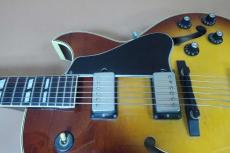 Greco FA-700 / ES-175Type・Arched Maple and Spruce Top・Maple and Mahogany Side and Back・Mahogany Neck・The Groove Pickup X 2・Lacquer Finish【With Hard Case】1982年製_12
