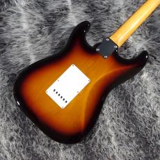 Fender FSR Made in Japan Traditional II 60s Stratocaster 3-Color Sunburst_3
