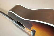 Gibson Custom Shop J-45 "The 59"  / 1st Version・thin Lacquer Finish・Solid AA Sitka Spruce Top・Solid Mahogany Side and Back・Large Pick guard・One Ring Rosette・59 Style Adjustable Bridge【With Original Case】2013_6