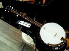 ARIA SB-10　5弦バンジョー ハードケース付き　マイク搭載アンプに繋げる　エレキバンジョー　Banjo