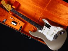 Fender American Vintage II 1965 Stratocaster Shoreline Gold_2