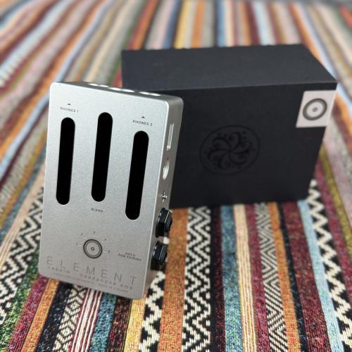 Darkglass Electronics Element Cabsim Headphone Amp