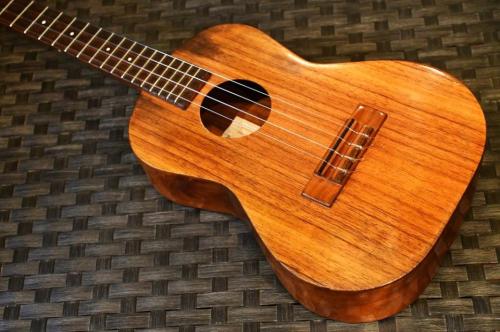 Kamaka TENOR WhiteLabel 【VINTAGE/1980s】