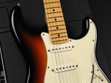 Fender American Standard Stratocaster Maple Fingerboard ~3-Color Sunburst~ 2007年製_4