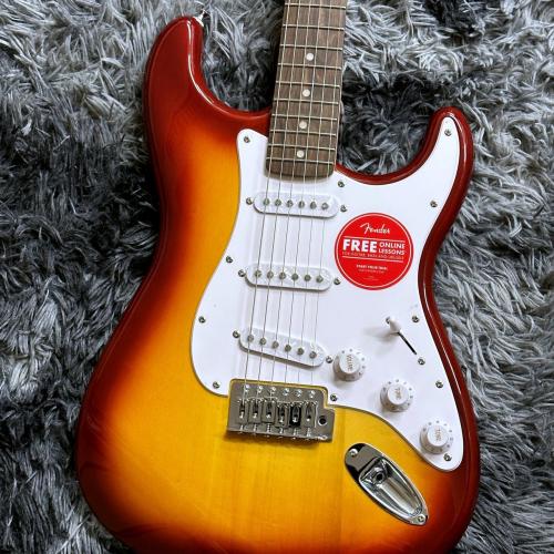 Squier Sonic Stratocaster, Laurel Fingerboard, White Pickguard, Sienna Sunburst【2026年NEWカラー】