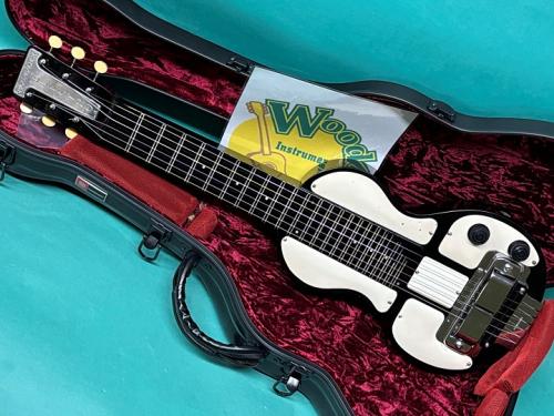 Rickenbacker MODEL-B