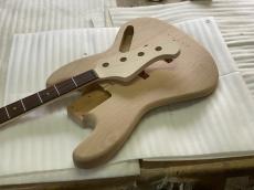 FREEDOM CUSTOM GUITAR RESEARCH 【6月入荷予定】C.S.Retro Series JB 4st -Black- #1947L【マッチングヘッド】_2