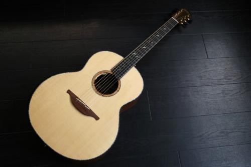 Lowden F-50　アディロン&ホンマホ　　サウンドメッセ も良いけどコチラもオススメです