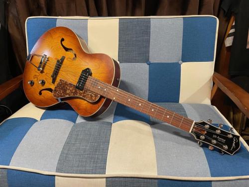 Godin 5th Avenue Kingpin P90 Cognac Burst